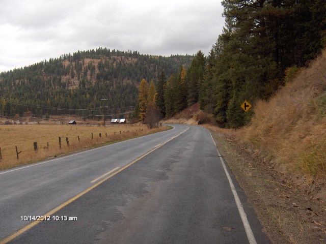 Driving up Alladin Rd. getting close to the turn off.